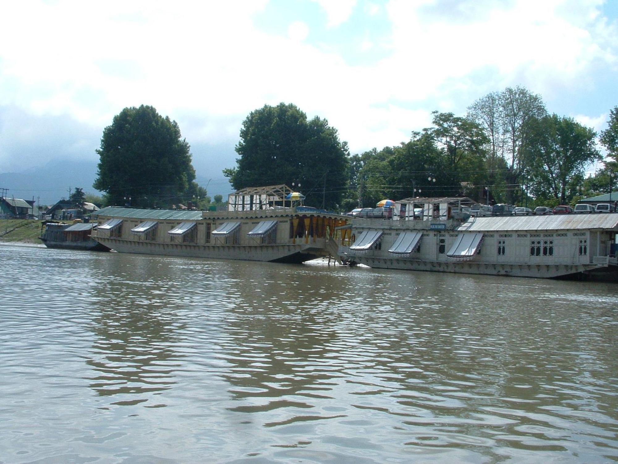 The Shelter Group Of Houseboats & Tour Organiser Srīnagar Eksteriør billede